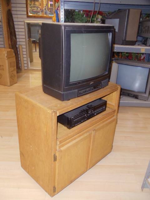 Television: Panasonic Tv With Vcr/ Dvd  • Psw