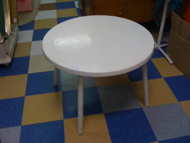 white round children's table